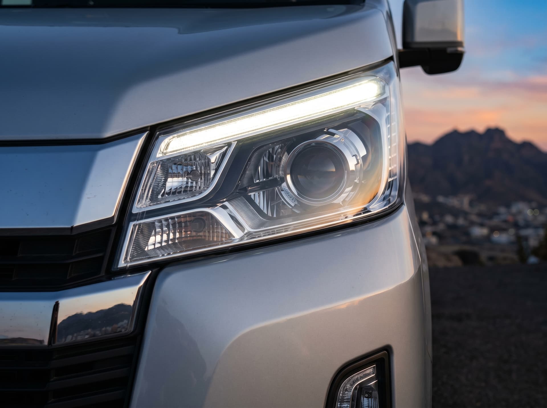 Toyota Hiace 2026 front and rear headlight